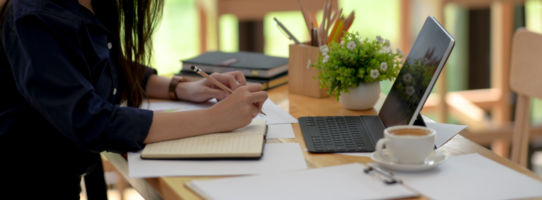 The Benefits of Outsourcing Your Business Writing to a Professional Copywriter